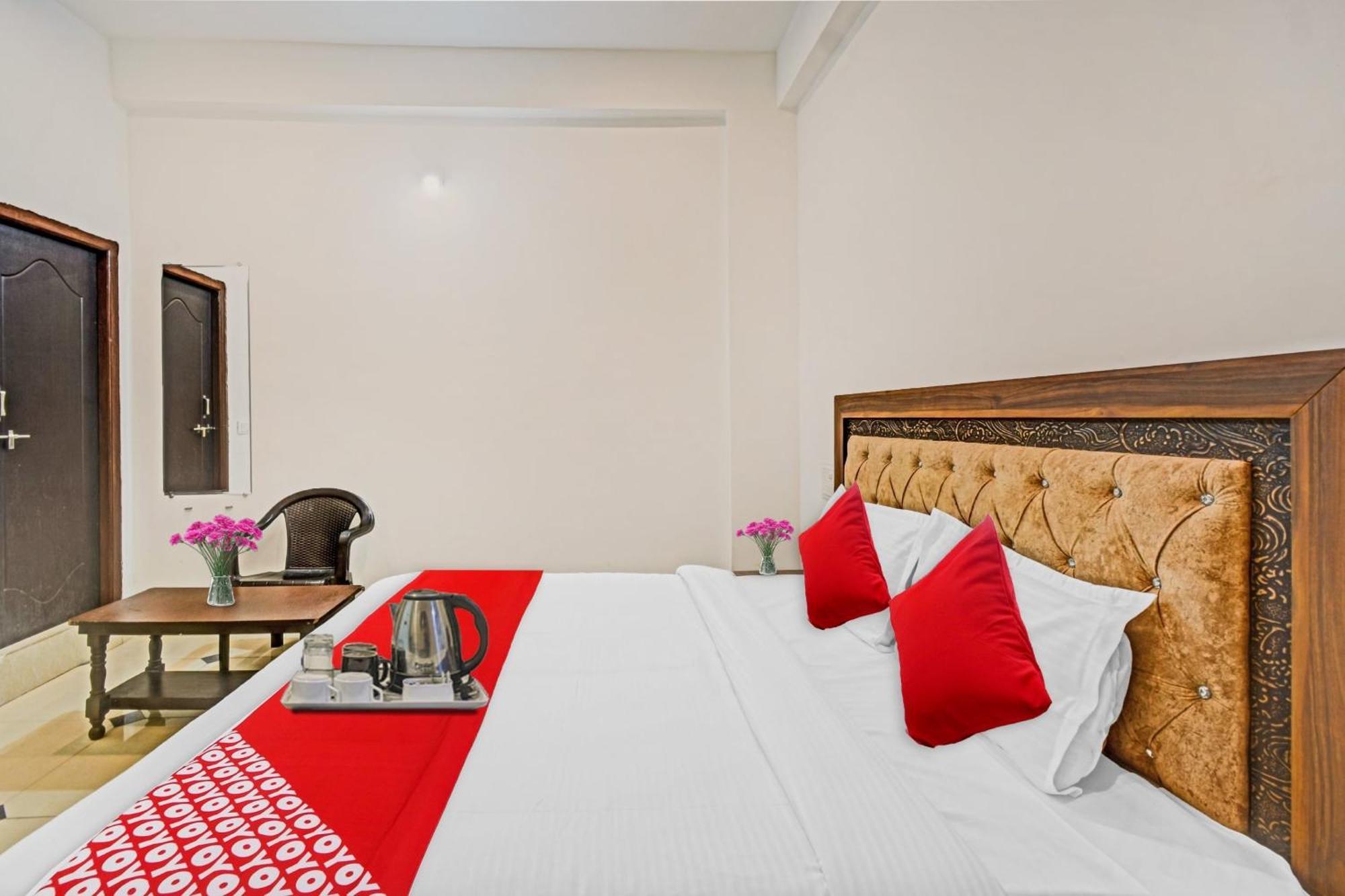 Hotel O Padharo Saa Удайпур Екстер'єр фото
